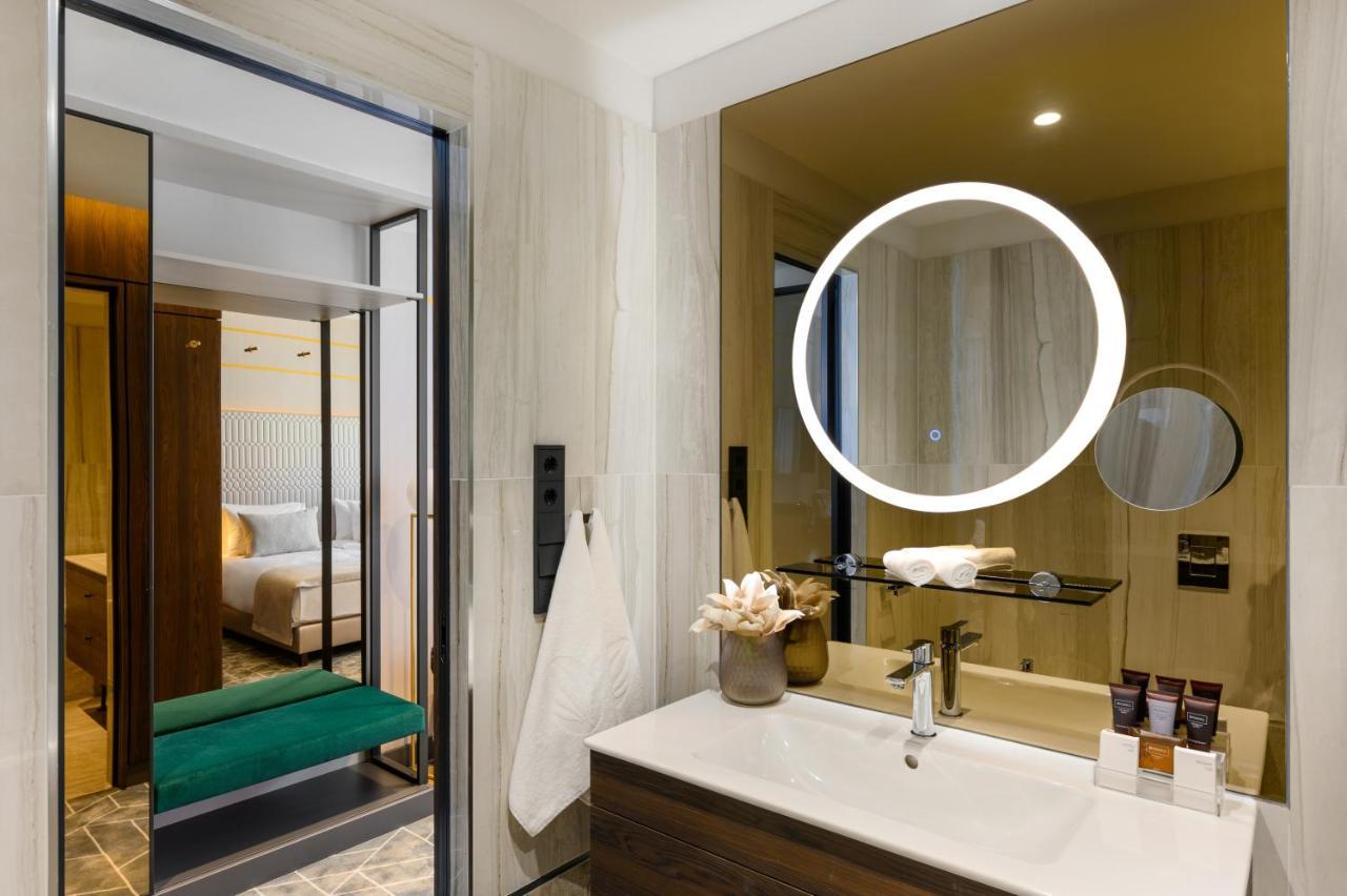 Emerald Hotel By Continental Group บูดาเปสต์ ภายนอก รูปภาพ