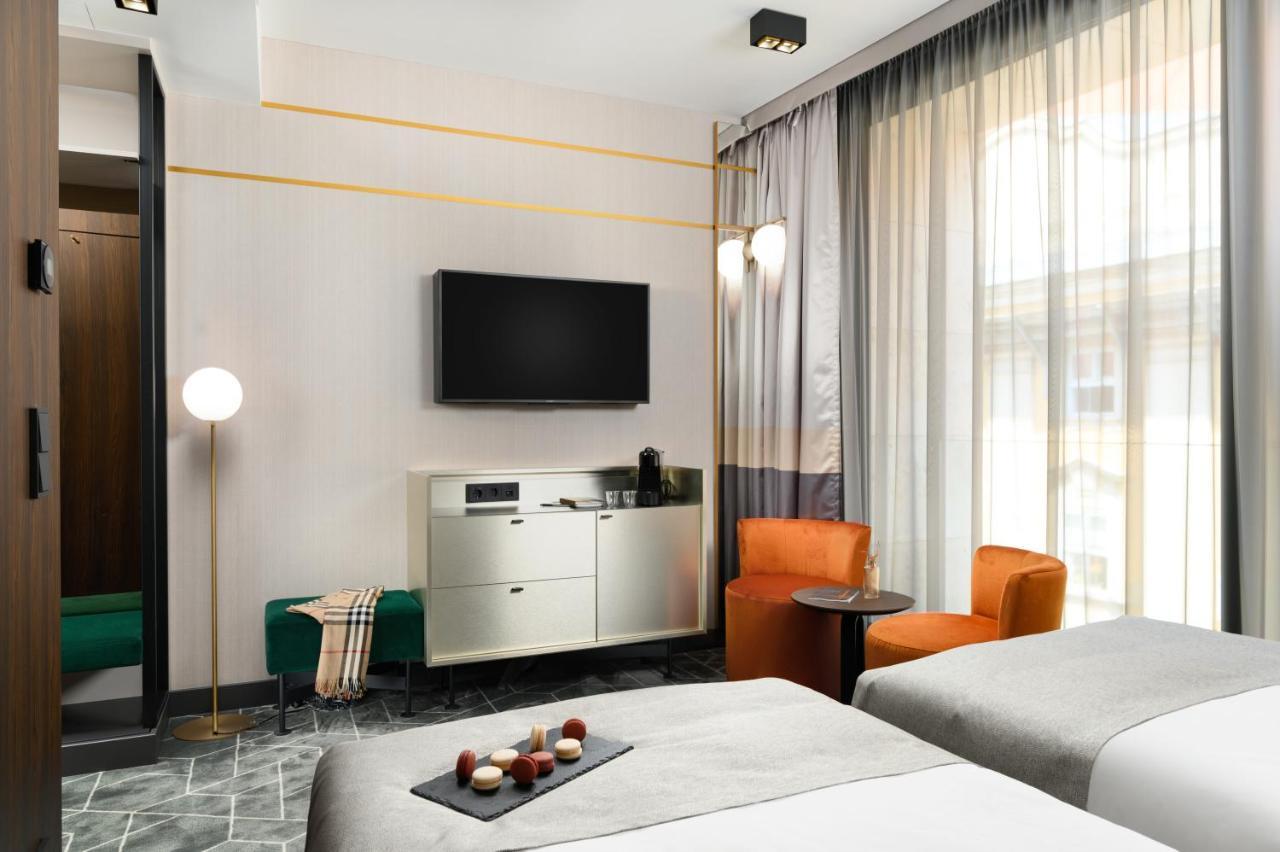 Emerald Hotel By Continental Group บูดาเปสต์ ภายนอก รูปภาพ