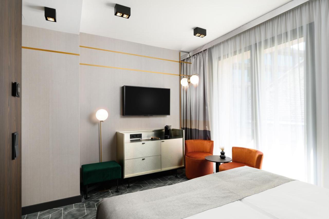Emerald Hotel By Continental Group บูดาเปสต์ ภายนอก รูปภาพ