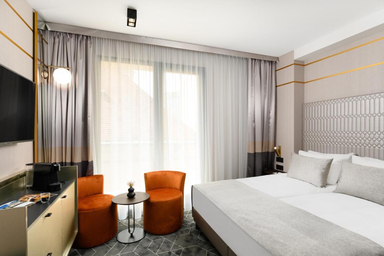 Emerald Hotel By Continental Group บูดาเปสต์ ภายนอก รูปภาพ
