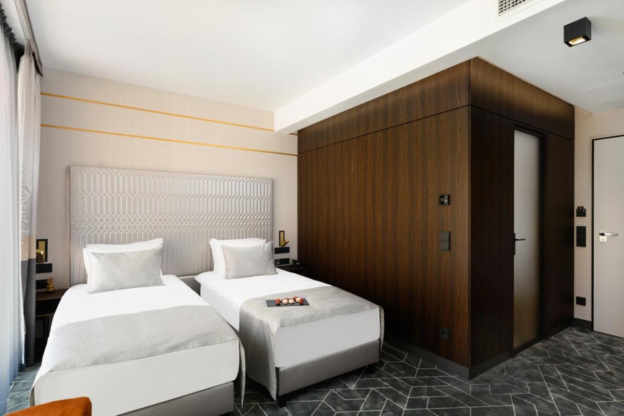 Emerald Hotel By Continental Group บูดาเปสต์ ภายนอก รูปภาพ