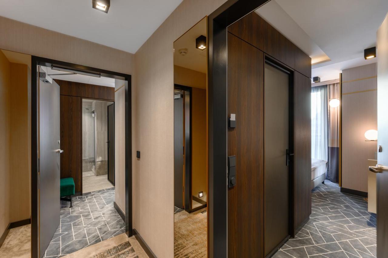 Emerald Hotel By Continental Group บูดาเปสต์ ภายนอก รูปภาพ