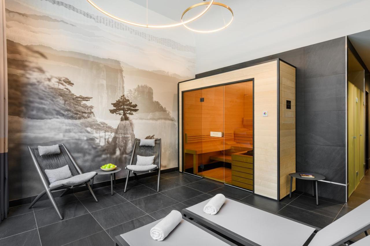 Emerald Hotel By Continental Group บูดาเปสต์ ภายนอก รูปภาพ