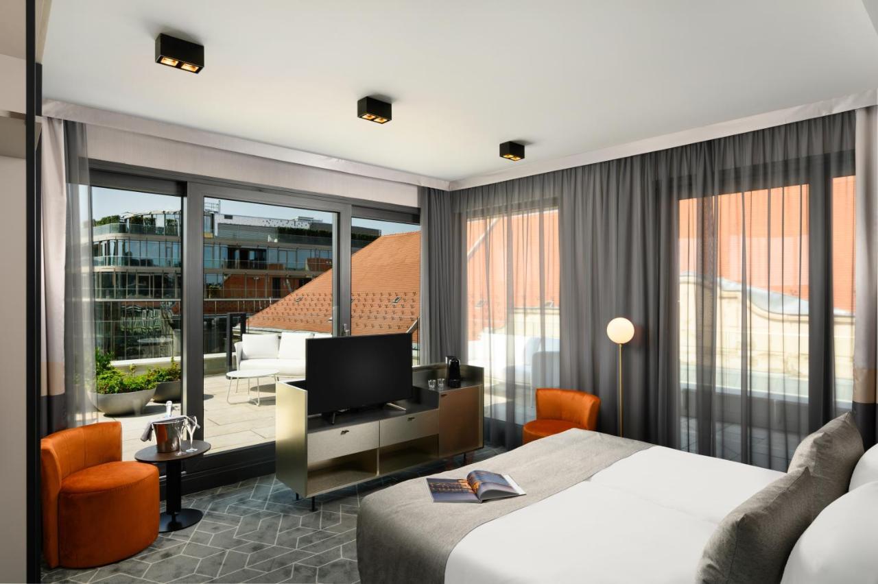 Emerald Hotel By Continental Group บูดาเปสต์ ภายนอก รูปภาพ