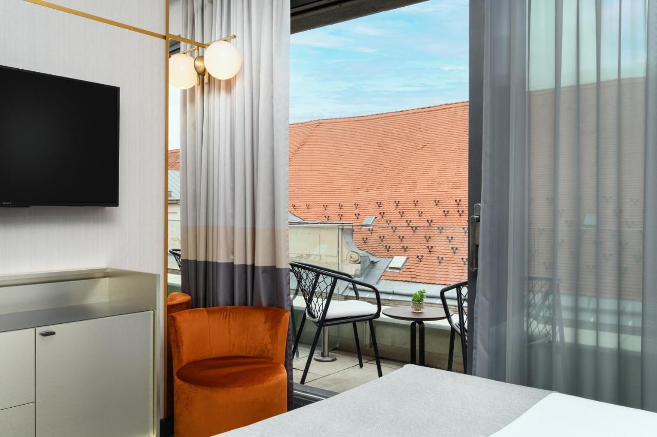 Emerald Hotel By Continental Group บูดาเปสต์ ภายนอก รูปภาพ